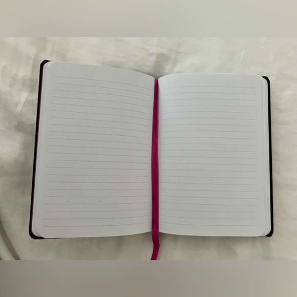 Notebook 📒 - Picture 3 of 5